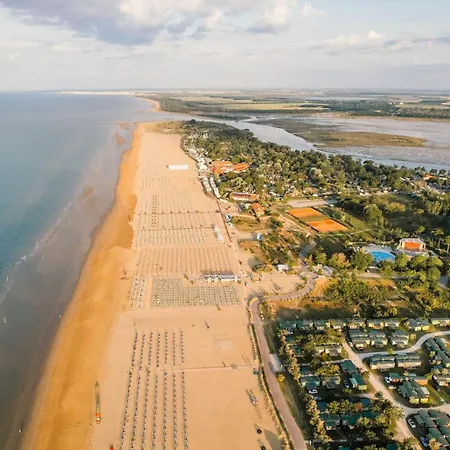 Apartment Beachside With Terrace Bibione